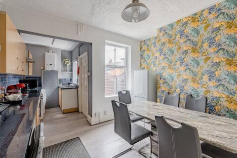 Highfields House - Free Wifi - Free Local Parking Hotel Шефилд Екстериор снимка