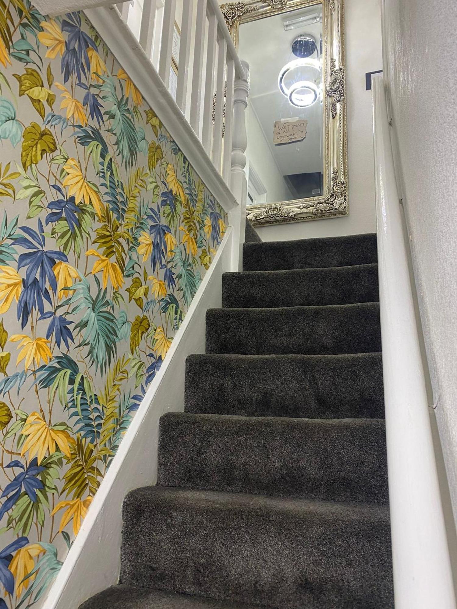 Highfields House - Free Wifi - Free Local Parking Hotel Шефилд Екстериор снимка