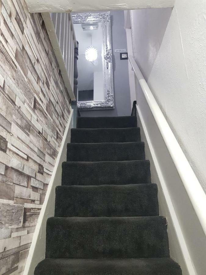Highfields House - Free Wifi - Free Local Parking Hotel Шефилд Екстериор снимка